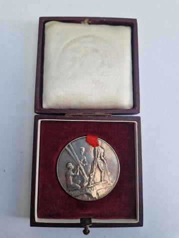 Souvenir Medaille Tour Eiffel 1900 beschikbaar voor biedingen