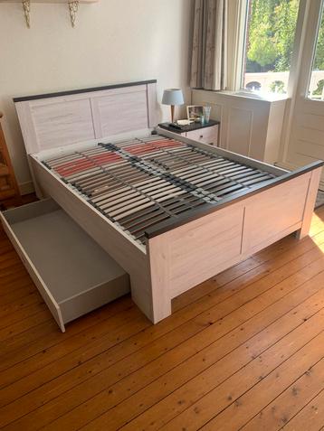 2 persoonsbed / twijfelaar inclusief 2 latten bodems