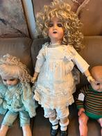 3 antieke poppen, 2 met houten, gelede lijven en pruiken., Ophalen of Verzenden, Gebruikt, Pop