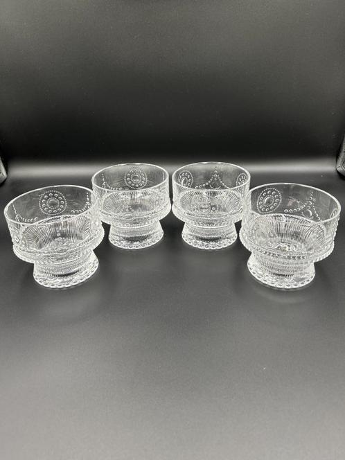 Borrelglazen – Sierlijk en Stapelbaar, Verzamelen, Glas en Borrelglaasjes, Zo goed als nieuw, Overige typen, Ophalen of Verzenden