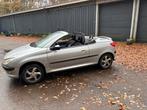 Peugeot 206 cc 1.6 16v met apk tot 30-08-2026, Auto's, Voorwielaandrijving, 1599 cc, 4 cilinders, 400 kg