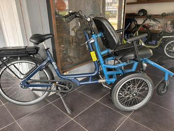 Huka DIAZ rolstoelfiets met motor NIEUW- ACTIE -35% !!! beschikbaar voor biedingen