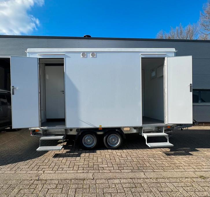 Luxe toiletwagen 2-1-2 uit voorraad grote voorraad, Zakelijke goederen, Machines en Bouw | Keten en Containers, Ophalen of Verzenden