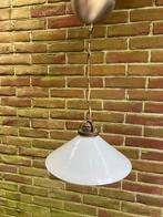 3 Witte glazen lampenkapjes jaren '60 diameter 26 cm, Ophalen, Wit, Rond, Minder dan 25 cm