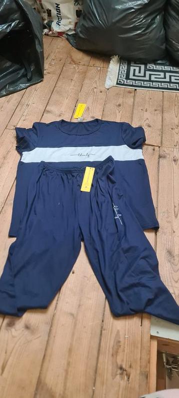 Pyjama maat 11-12 jaar nieuw beschikbaar voor biedingen