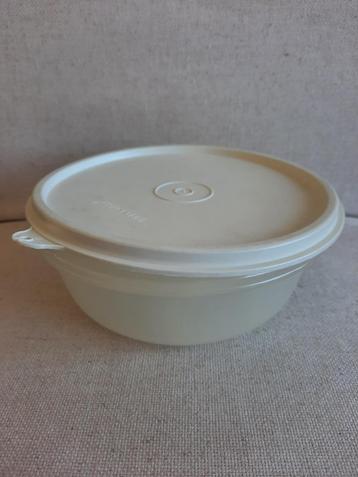 TUPPERWARE vershoud doos wit - 7 cm  16 cm beschikbaar voor biedingen