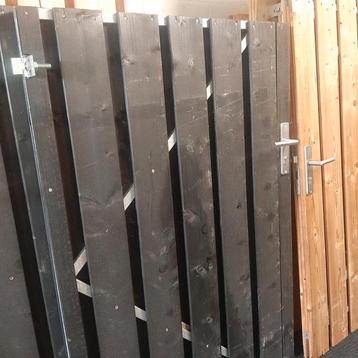 Schuttingdeur Zwart Stalen frame Rvs cilinderslot 104x155 cm beschikbaar voor biedingen