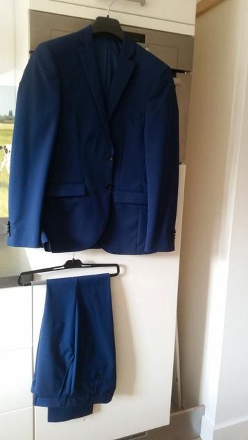 Stijlvol & Comfortabel! blauw pak en witte blouse  beschikbaar voor biedingen