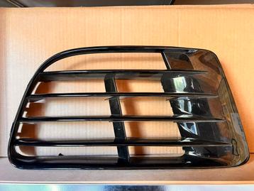 VW Golf 6 Ondergrille R Bumper Rechts Voor beschikbaar voor biedingen
