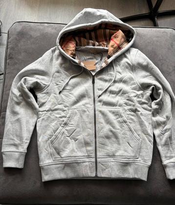 Burberry hoodie maat M beschikbaar voor biedingen