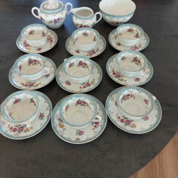 Porseleinen koffieservies beschikbaar voor biedingen