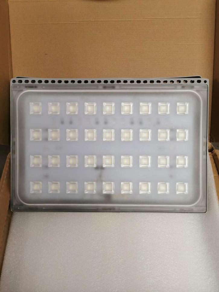 Partij 200watt led bouwlampen voor de bouw of paardenbak, Doe-het-zelf en Verbouw, Bouwverlichting, Nieuw, 200 tot 500 watt, Ophalen of Verzenden