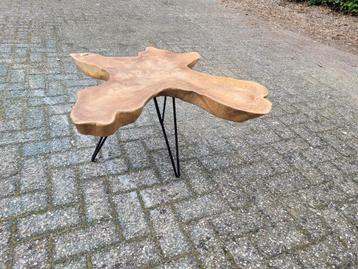 teakhouten bijzettafel beschikbaar voor biedingen