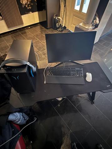 Gaming setup beschikbaar voor biedingen