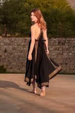 Zwarte jurk met gouden details van dik katoen - maat 34/42, Kleding | Dames, Jurken, Zwart, Nieuw, Ophalen of Verzenden, Two sisters