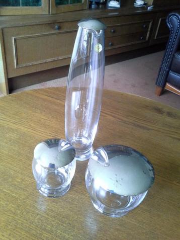  Prachtige set van kristallen SCHENKKAN en 2 bonbonnières beschikbaar voor biedingen