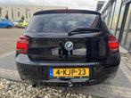 BMW 1-serie 114i FULL OPTION : LEER/NAVI/PDC/S&S/MEDIA/ BTA/, Auto's, 1-Serie, Euro 5, Achterwielaandrijving, Gebruikt