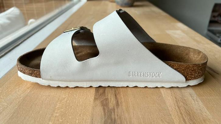 Birkenstock Arizona Wit - Nieuwstaat, Kleding | Dames, Schoenen, Zo goed als nieuw, Slippers, Wit, Ophalen of Verzenden