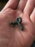 Bodemvondst romeinse fallus hanger, Antiek en Kunst, Antiek | Koper en Brons, Ophalen of Verzenden