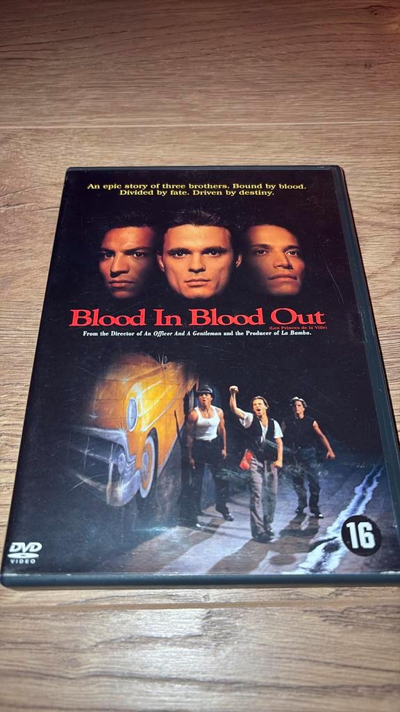 Blood In Blood Out / Bound By Honor met Damian Chapa., Cd's en Dvd's, Dvd's | Thrillers en Misdaad, Zo goed als nieuw, Vanaf 16 jaar