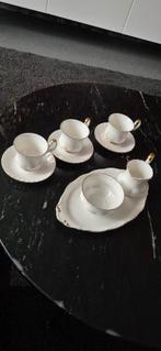 Royal Albert Koffiekopjes, Schotel & Melk/Suiker Set, Gebruikt, Ophalen of Verzenden, Overige stijlen, Kop(pen) en/of Schotel(s)