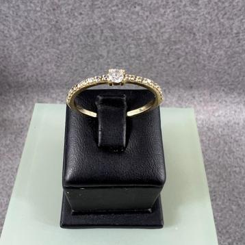 Gouden Ring | 14k | 1,6g | rijring zirkonia | mt 19 | 394496 beschikbaar voor biedingen