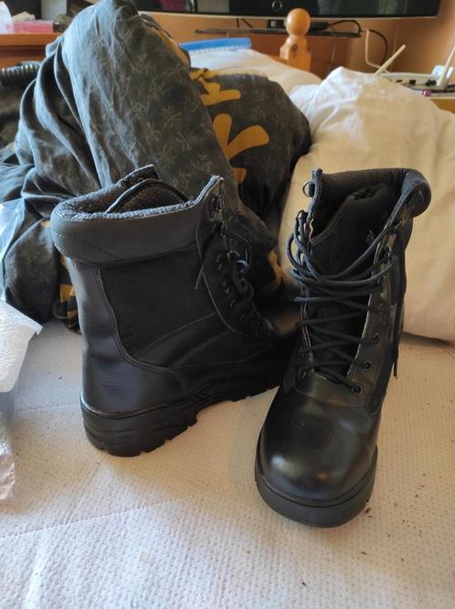 Stevige schoenen voor buiten maat 45., Kleding | Heren, Schoenen, Nieuw, Werkschoenen, Zwart, Ophalen of Verzenden