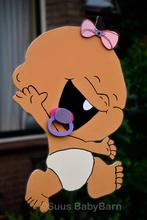 Geboortebord Vrolijke Baby met Roze Speen en Strik., Ophalen of Verzenden, Geboortebord