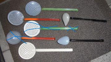 groen - oranje - zwart & creme emaille lepels beschikbaar voor biedingen