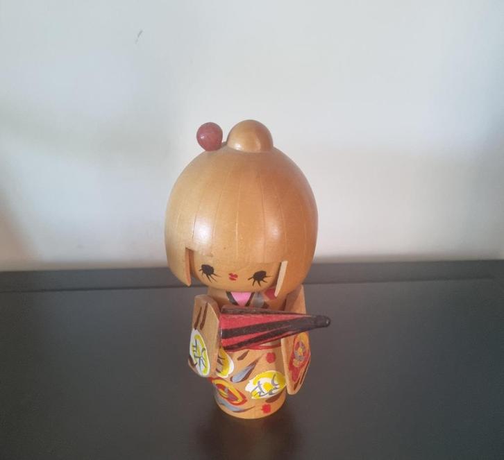 Charmante "Ai Gasa" Kokeshi van Aramaki Kyoho, Antiek en Kunst, Kunst | Niet-Westerse kunst, Verzenden