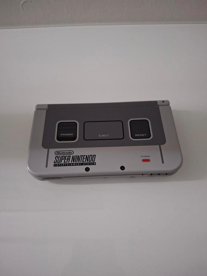 Nintendo 3ds xl snes edition + 39 spellen, Spelcomputers en Games, Spelcomputers | Nintendo 2DS en 3DS, Zo goed als nieuw, Ophalen of Verzenden