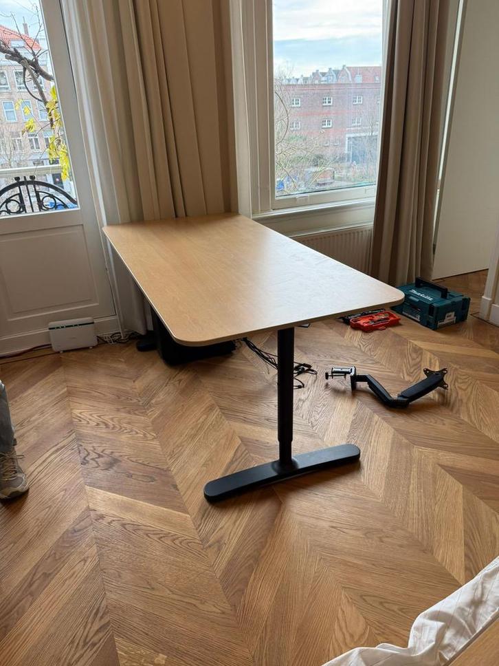 IKEA BEKANT 160x80 bureau verstelbaar licht hout + kabelnet, Huis en Inrichting, Bureaus, Zo goed als nieuw, Bureau, In hoogte verstelbaar
