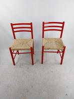 2 rode Scandinavische stoelen, Ophalen of Verzenden, Zo goed als nieuw, Rood, Twee