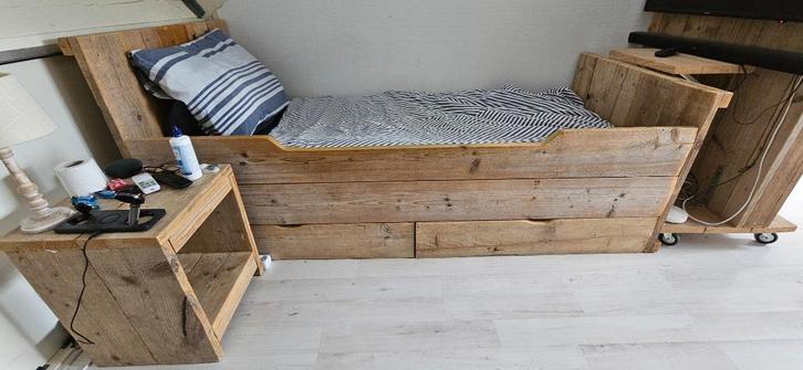 Complete slaapkamer inrichting van steigerhout bed, kast ..., Huis en Inrichting, Slaapkamer | Complete slaapkamers, Zo goed als nieuw