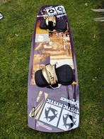 Kiteboard AXIS Tranq 141cm compleet met voetbanden en vinnen, Watersport en Boten, Twintip, Ophalen, Gebruikt, Kiteboard