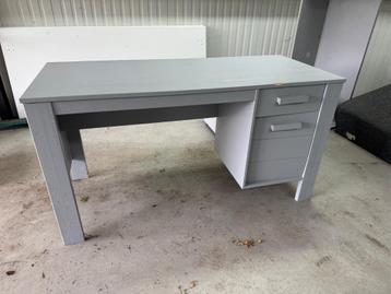 Bureau Woood licht grijs beschikbaar voor biedingen