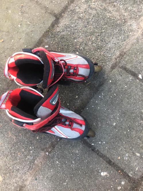 Skeelers verstelbaa maat 32 tm 35 voor maar 10 euro kind lol, Sport en Fitness, Skeelers, Inline skates 4 wielen, Overige merken