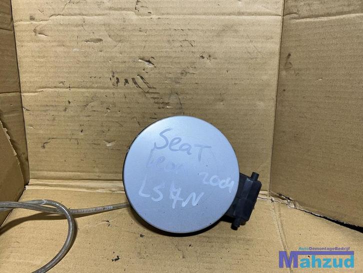 SEAT LEON Grijs zilver LS7N tankklep 1999-2006, Auto-onderdelen, Carrosserie en Plaatwerk, Deur, Seat, Gebruikt, Ophalen of Verzenden