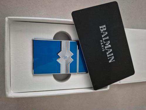 Balmain Paris Original - Gasaansteker - Blauw & Zilver, Verzamelen, Rookartikelen, Aanstekers en Luciferdoosjes, Nieuw, Aansteker