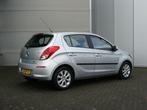 Hyundai i20 1.2i i-Deal, Auto's, Hyundai, Origineel Nederlands, Te koop, Zilver of Grijs, 5 stoelen