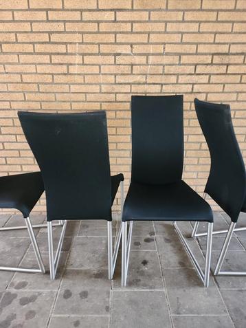 4 eetkamerstoelen voor weinig!! beschikbaar voor biedingen