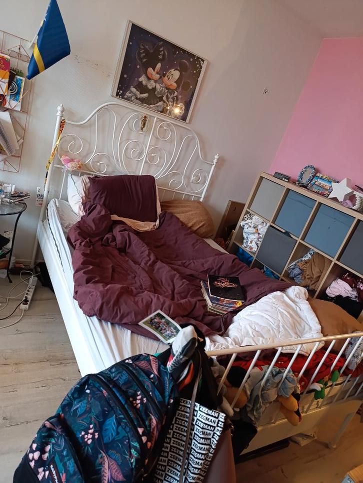 Een ikea bed te koop, Huis en Inrichting, Slaapkamer | Bedden, Gebruikt, Tweepersoons, 140 cm, 200 cm, Metaal, Wit, Ophalen