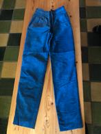 Blauwe suede bandplooi broek, Kleding | Dames, Broeken en Pantalons, Blauw, Ophalen of Verzenden, Zo goed als nieuw, Maat 34 (XS) of kleiner