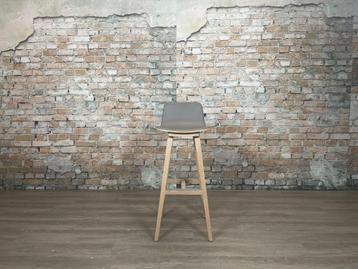 Alki Heldu High Stool bij TheReSales beschikbaar voor biedingen