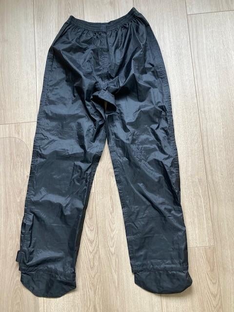 Regenbroek zwart, Ophalen of Verzenden, Zo goed als nieuw, Jongen of Meisje, Broek