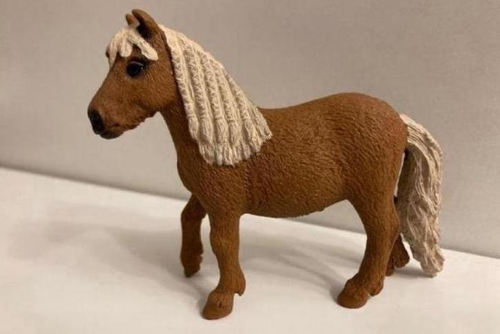 Schleich Shetlander Merrie met Vlechten ~ 98063, Verzamelen, Dierenverzamelingen, Zo goed als nieuw, Beeldje of Figuurtje, Paard