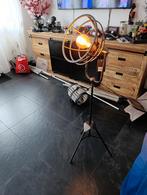 Staande bronze lamp, Huis en Inrichting, Lampen | Vloerlampen, Ophalen of Verzenden, Zo goed als nieuw, 150 tot 200 cm