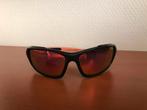 Kinderzonnebril met zwart/oranje spiegelglazen CE keurmerk, Kinderen en Baby's, Kindermode-accessoires, Ophalen of Verzenden, Zo goed als nieuw