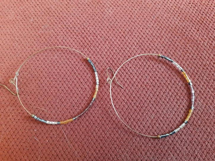 Oorringen met kralen afwerking, Sieraden, Tassen en Uiterlijk, Oorbellen, Zo goed als nieuw, Overige materialen, Ophalen of Verzenden