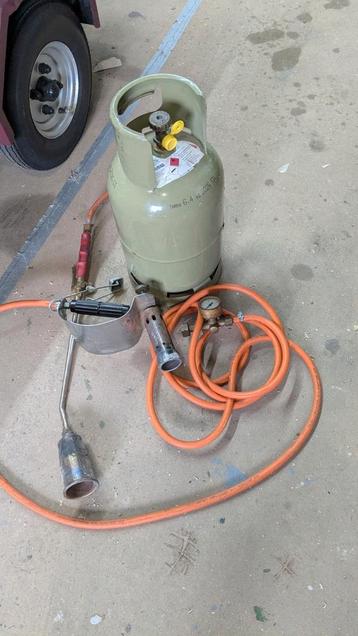 varkens brander en grote afstands brander met VOLLE gasfles  beschikbaar voor biedingen